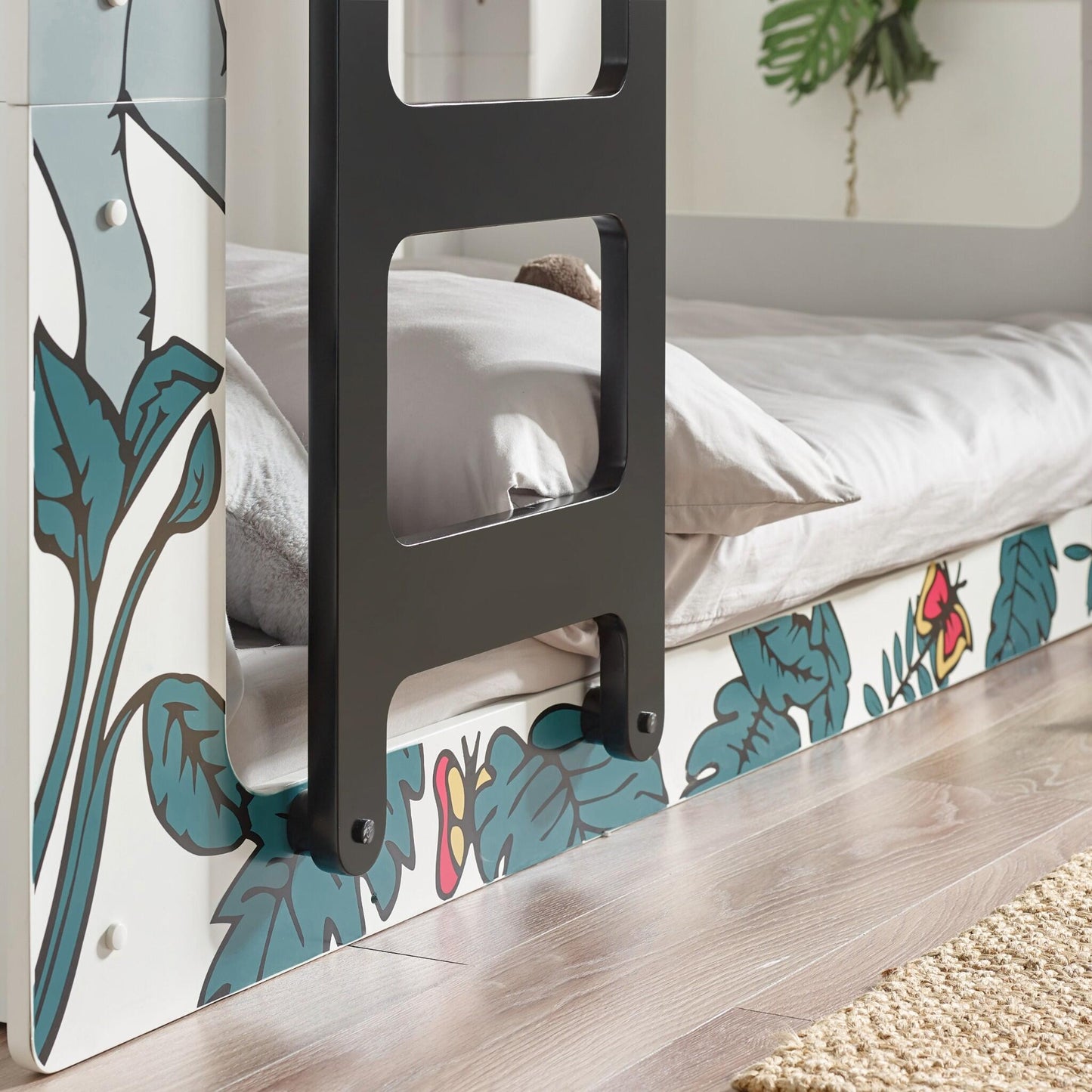 Lower ladder detail of the Safari Themed Bunk Bed